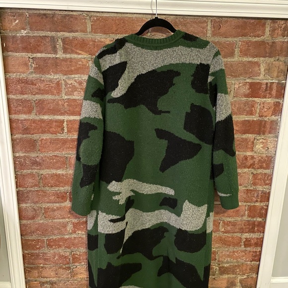 Long Camo Sweater - Picture 3 of 4